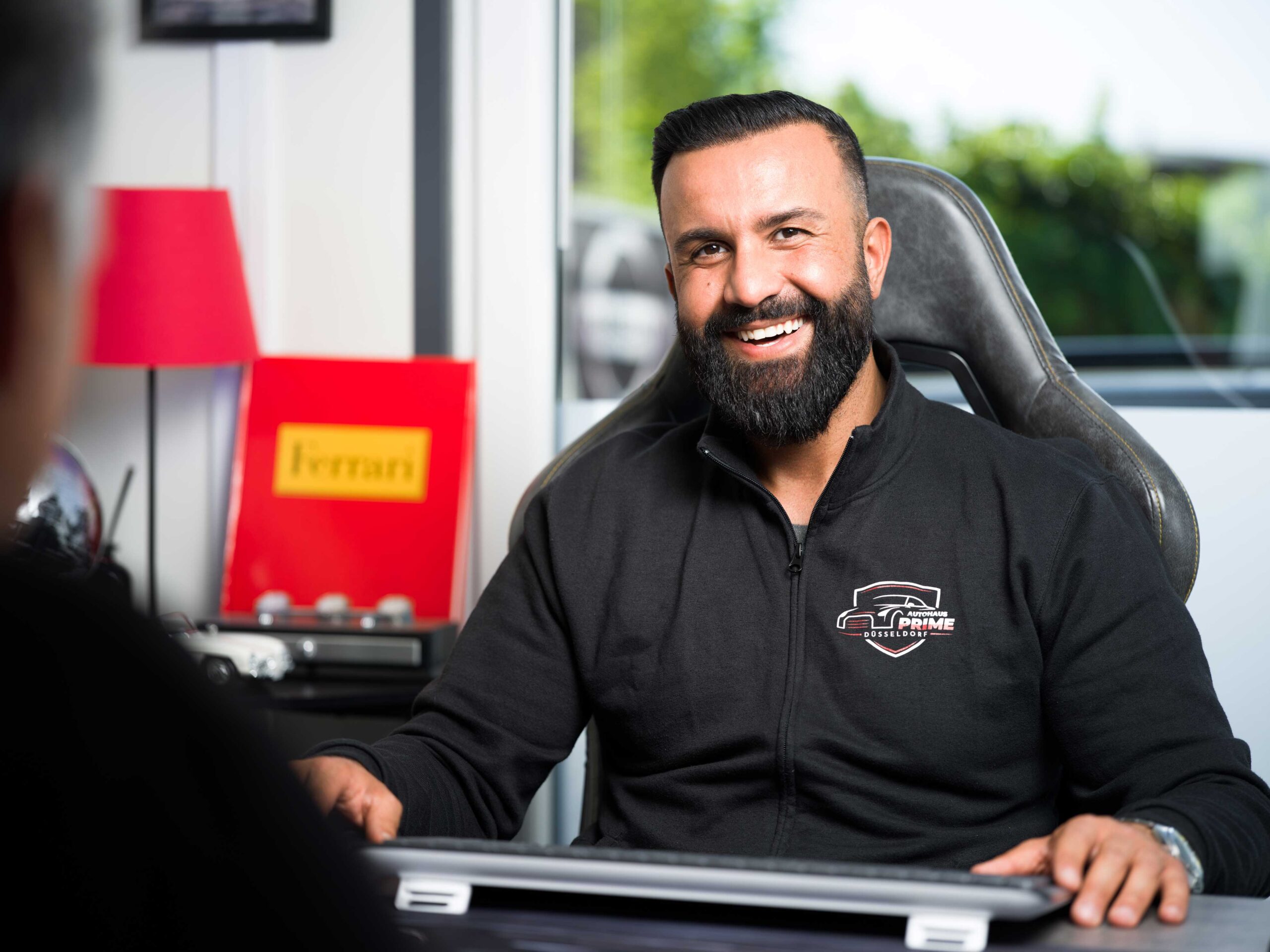 Kontakt mit Autohaus Prime aufnehmen